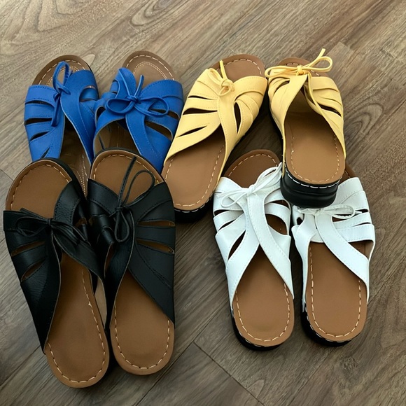Shoes - ❤️❤️4 NWOT pretty sandals